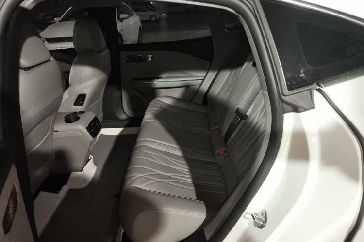 Used Geely Galaxy Galaxy 8 2025 130km EM-i Prestige Edition
