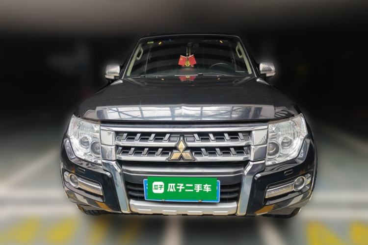 Used Mitsubishi Pajero 2016 3.0L Automatic Prestige Version China IV Standard