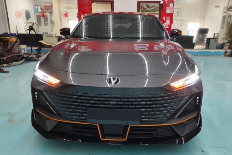 Used CHANGAN UNI-V 2022 1.5T Sport Edition Front