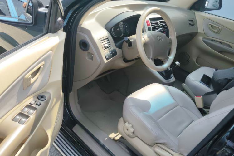 Used Hyundai Tucson 2013 2.0L Manual Two-Wheel Drive Fashion Edition