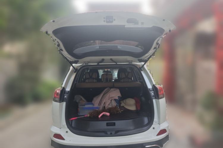 Used Toyota RAV4 2016 2.0L CVT Two-Wheel Drive Fashion Edition China V Standard
