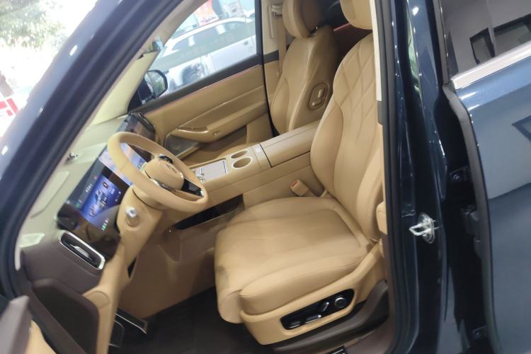 Used Hima AITO M8 2025 Model, Pure Electric Max+ Five-Seat All-Wheel-Drive Version
