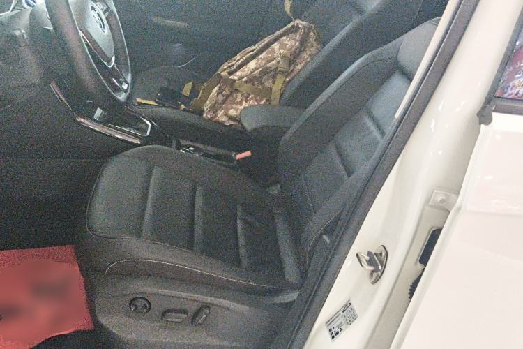 Used Volkswagen T-ROC 2022 280TSI DSG Two-Wheel Drive Comfort PLUS Left Front Seat