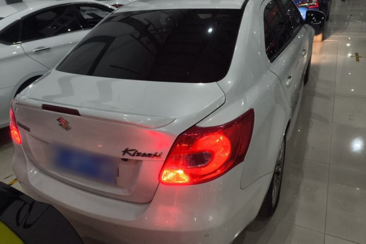 Used Suzuki Kizashi 2011 2.4L Two-Wheel Drive CVT Standard Edition
