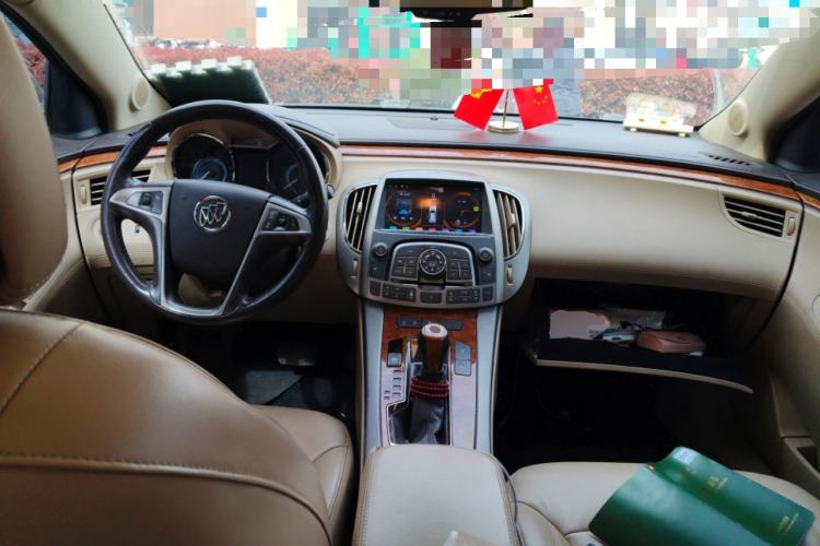 Used Buick LaCrosse 2011 2.4L SIDI Haoya Edition Center Console