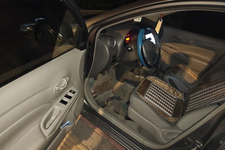 Used Nissan Sunny 2015 1.5XE Manual Comfort Edition Driver Seat