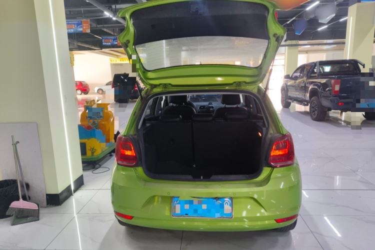 Used Volkswagen Polo 2014 1.6L Manual Comfort Edition
