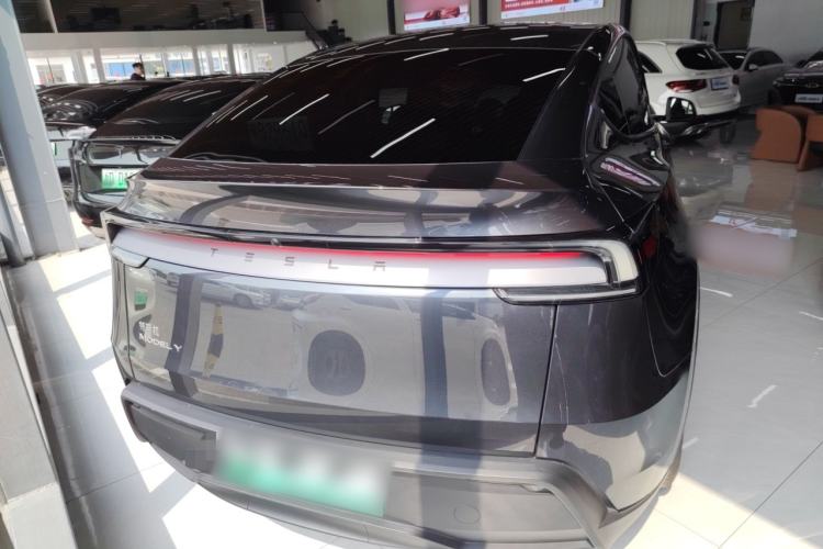 Used Tesla Model Y 2025 Rear-Wheel-Drive Version
