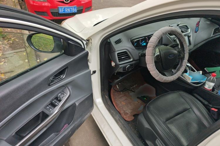 Used Ford Escort 2015 1.5L Automatic Fashion Model