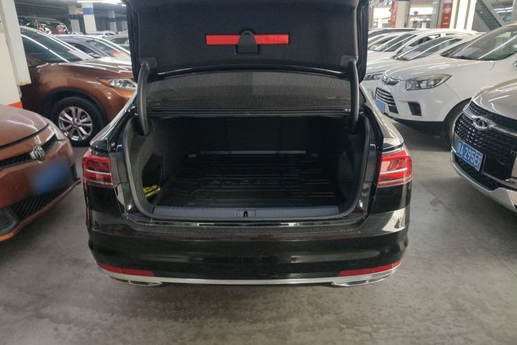 Used Volkswagen Phideon 2021 380TSI Luxury Edition