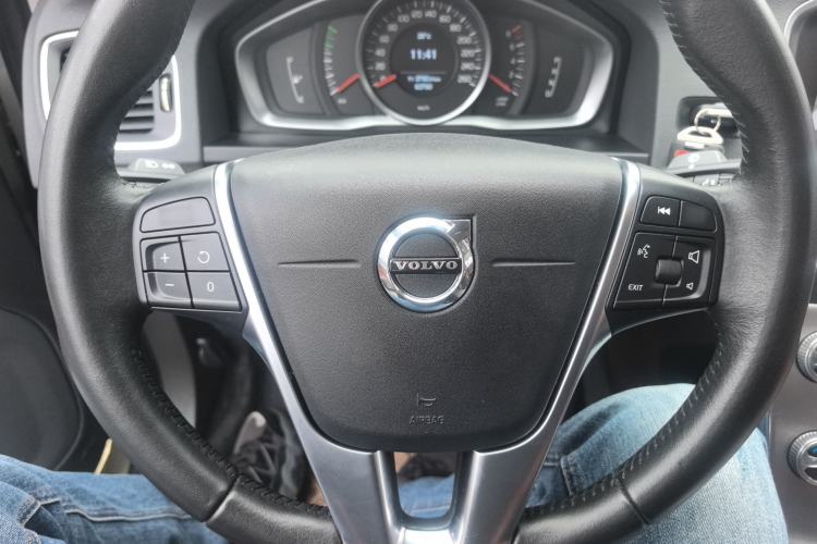 Used Volvo S60 2018 S60L T3 Smart Progress Edition Steering Wheel