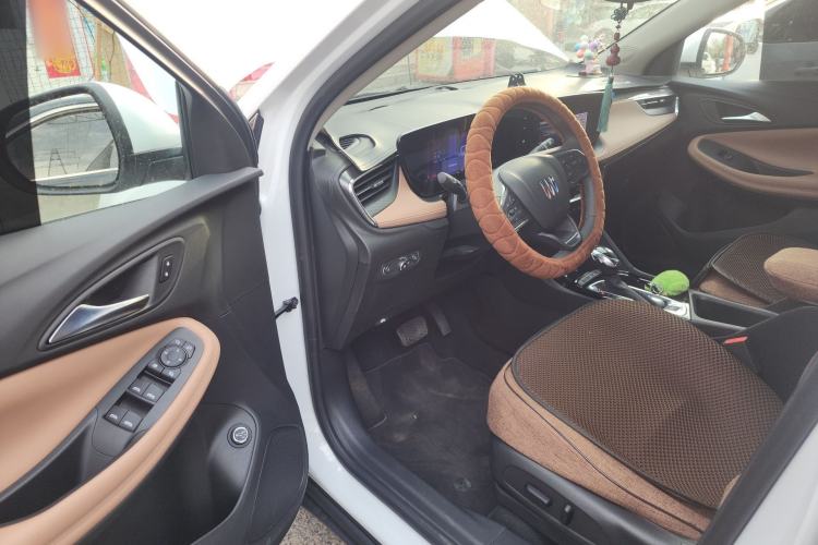 Used Buick Encore PLUS 2023 Smart Fun Edition Driver Seat