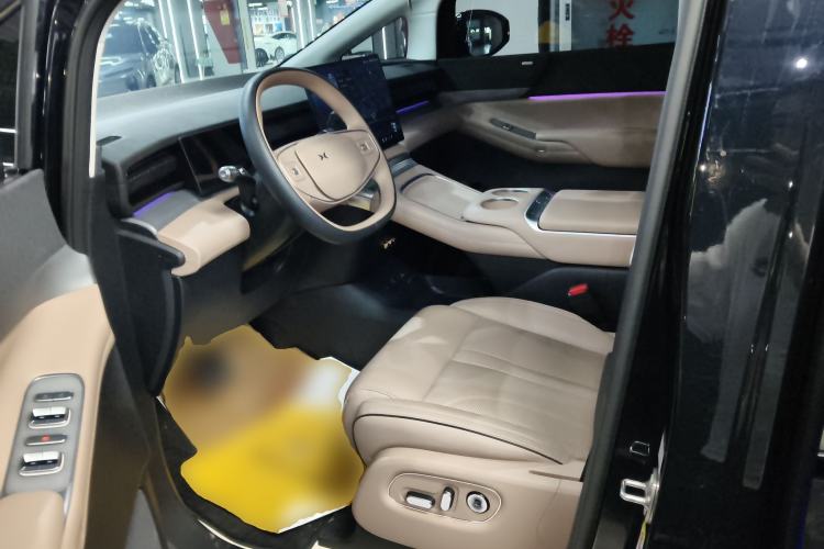 Used XPeng X9 2024 702 Ultra-Long Range Pro Left Front Seat