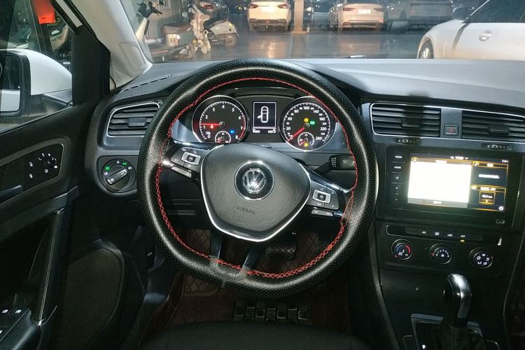 Used Volkswagen Golf 2020 200TSI DSG Comfortable and Ambitious Edition