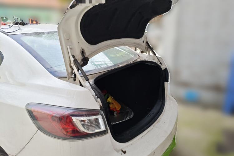 Used Mazda 3 2015 Sedan 1.6L Automatic Elite Model Trunk