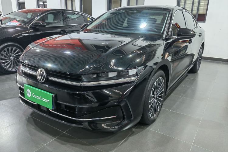 Used Volkswagen Magotan 2024 380TSI DSG Prestige Edition DaMai Package