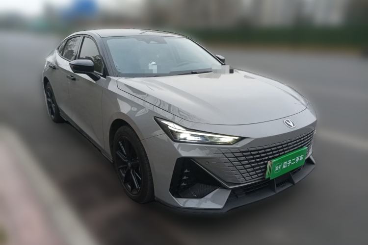 Used CHANGAN UNI-V iDD 2023 ZhiDian iDD 1.5T 113km ZhiKu Model Front Right 45 Deg