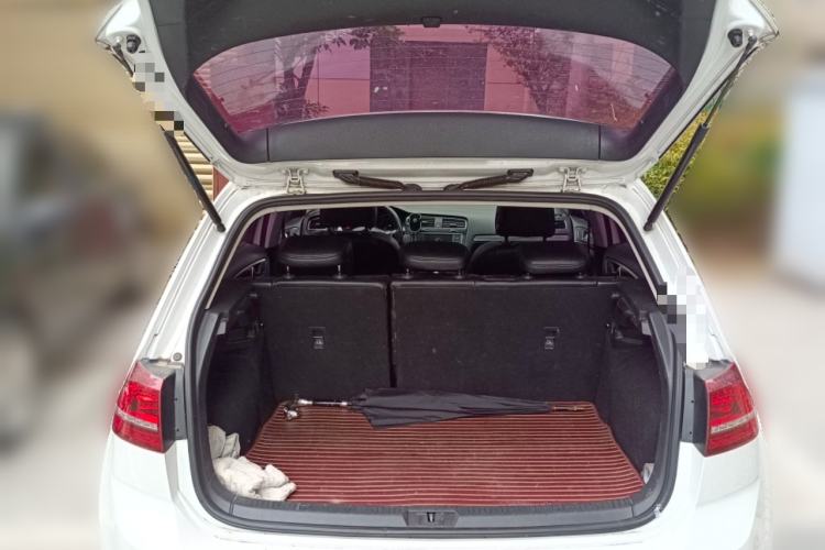 Used Volkswagen Golf 2017 230TSI Automatic Comfort Edition – Celebrating Milestone of One Million Units Trunk