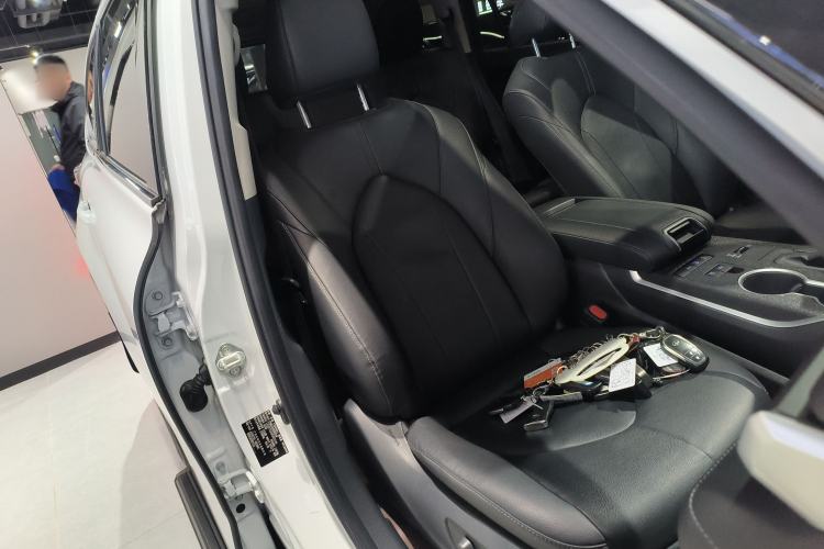 Used Toyota Highlander 2022 Dual-Engine 2.5L Four-Wheel Drive Prestige Version 7 Seats
