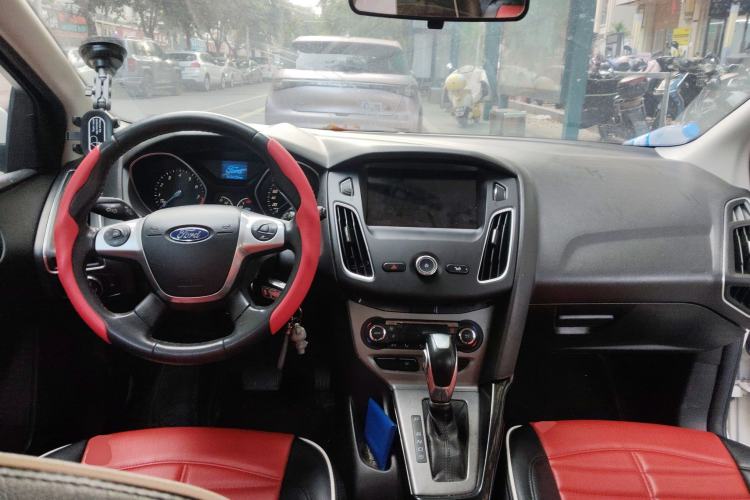 Used Ford Focus 2012 Hatchback 1.6L Automatic Fashion Edition
