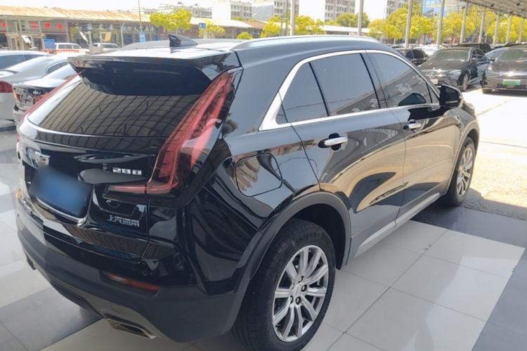 Used Cadillac XT4 2022 28T Two-Wheel-Drive Luxury Version Rear Right 45 Deg