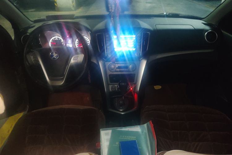 Used Venucia T70 2015 2.0L CVT Smart Edition