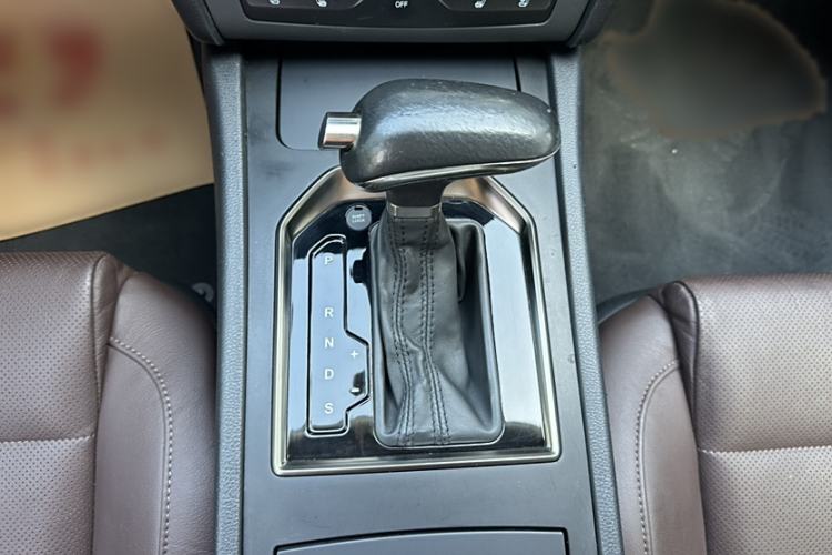 Used Hongqi H7 2017 2.0T Luxury Model
