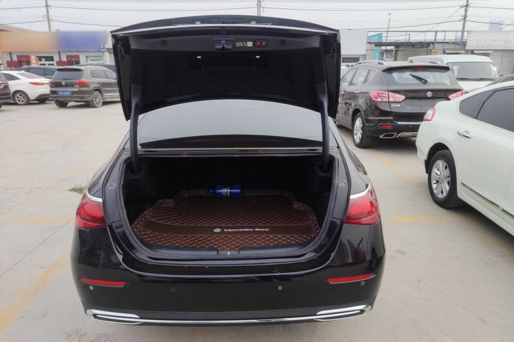 Used Mercedes-Benz E-Class 2025 Facelift E 300 L Luxury Edition
