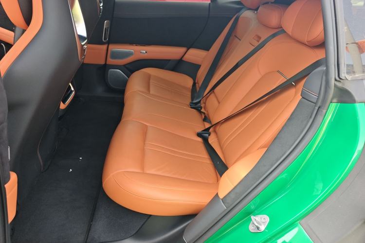 Used Xiaomi Auto YU7 2025 Ultra-Long Range High-Performance All-Wheel-Drive Max Edition
