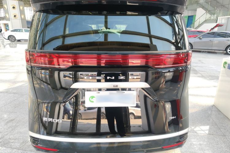 Used Denza D9 2024 DM-i 970 Luxury Model
