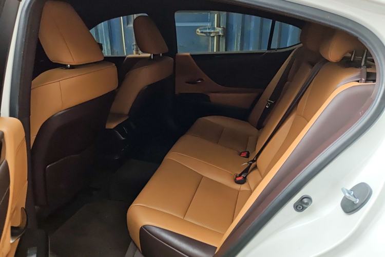 Used Lexus ES 2020 200 Excellence Edition
