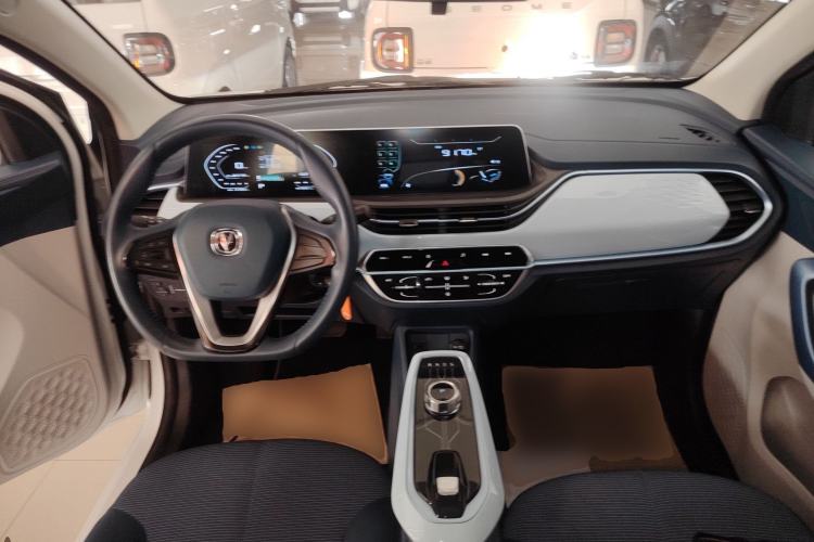 Used CHANGAN Benni E-Star 2022 Qingxin Edition Colorful Model Lithium Iron Phosphate Center Console