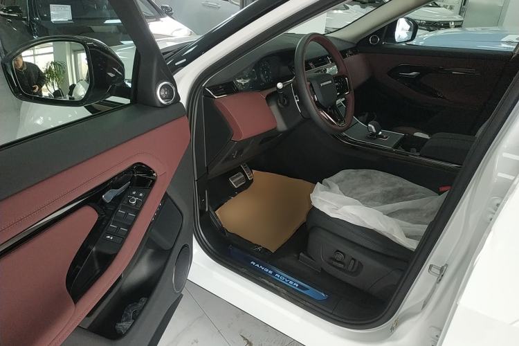 Used Land Rover Range Rover Evoque 2026 Model Range Rover Velar L SE
