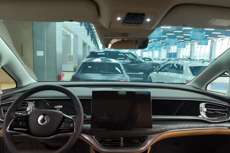 Used Denza D9 2024 DM-i 980 Four-Wheel Drive Prestige Model Center Console