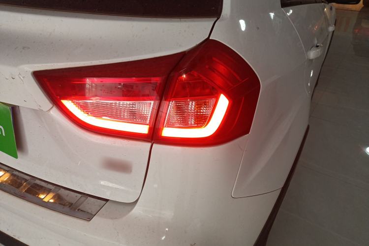 Used Geely Auto Vision X3 2017 1.5L Automatic Elite Model Right Rear Taillight