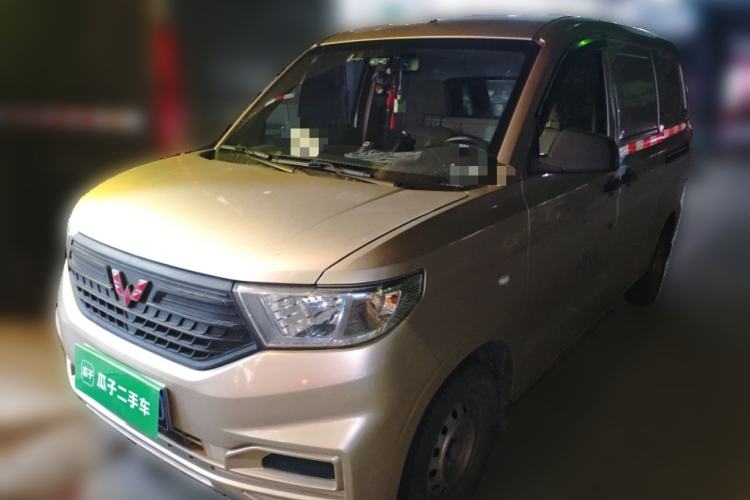 Used Wuling Hongguang V 2022 1.5L Jingqu Edition Enclosed-Window Vehicle with Hydraulic Power Steering LAR