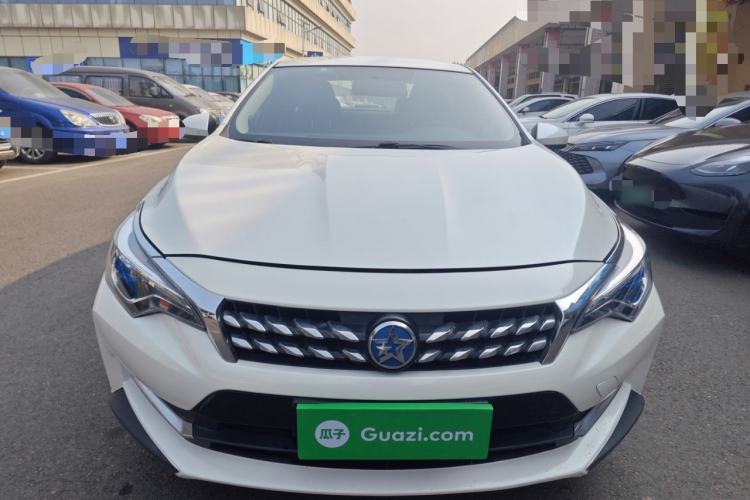 Used Venucia D60 2019 1.6L Entry Manual Fashion Edition
