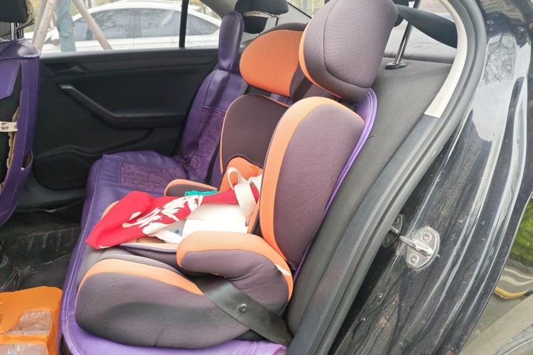 Used Volkswagen Jetta 2015 Value Edition 1.6L Automatic Fashion Version Left Rear Seat