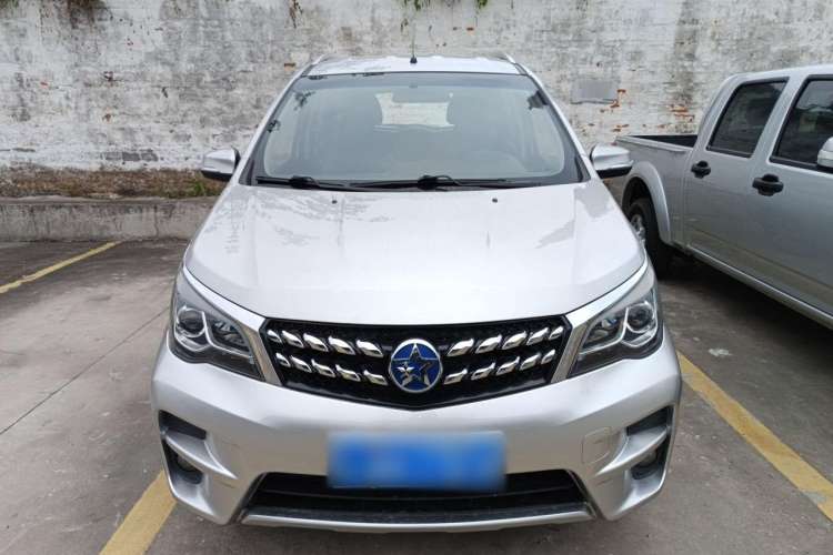 Used Venucia M50V 2019 1.6L CVT Luxury Edition