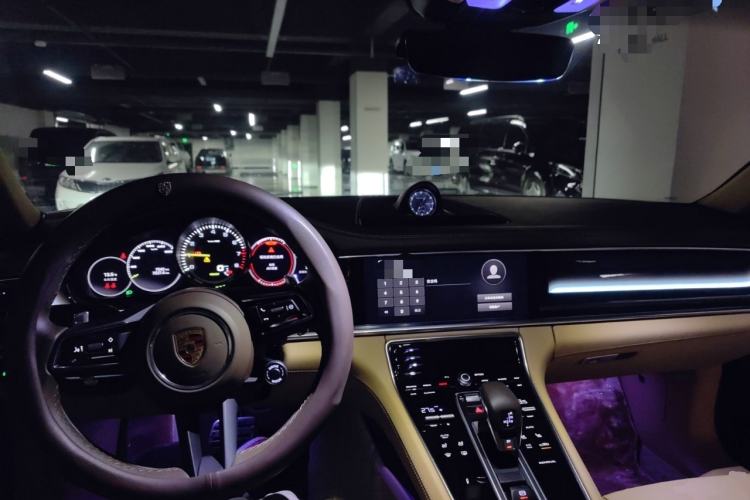 Used Porsche Panamera 2022 Panamera 4 E-Hybrid Platinum Edition 2.9T Center Console
