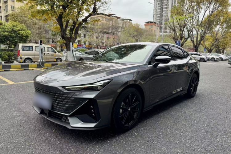 Used Changan UNI-V 2023 1.5T Prestige Model