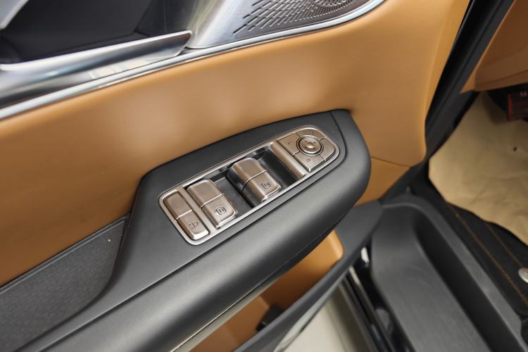 Used Hongqi HQ9 2023 2.0T Smart Connect Flagship Edition Interior 4