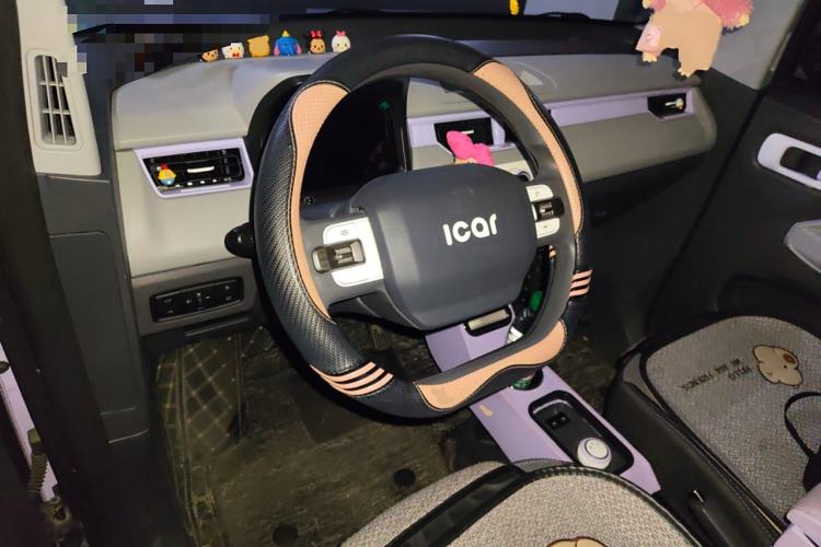 Used Chery New Energy QQ Ice Cream 2022 170km Sundae Phosphate Lithium-Ion Center Console