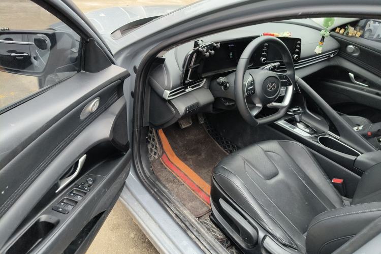 Used Hyundai Elantra 2022 1.5L CVT GLX Elite Edition Driver Seat