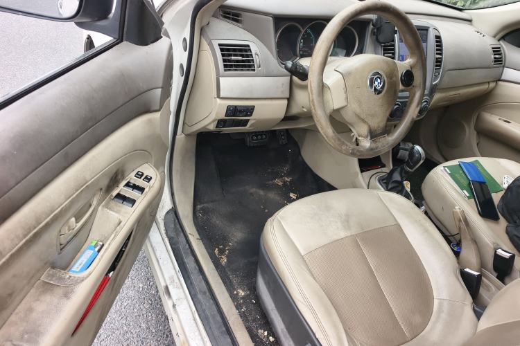 Used Dongfeng Junfeng E11K 2019 Standard Model
