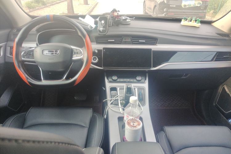 Used Geely Auto Emgrand X7 Sport 2020 1.8TD DCT Two-Wheel Drive Zhiya Model Center Console