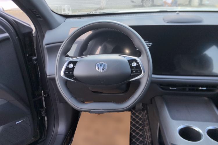 Used CHANGAN CS75 PLUS 2025 4th Generation 1.5T New Blue Whale Smart Flagship Version Steering Wheel