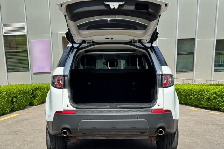 Used Land Rover Discovery Sport 2017 2.0T PURE Interior 4