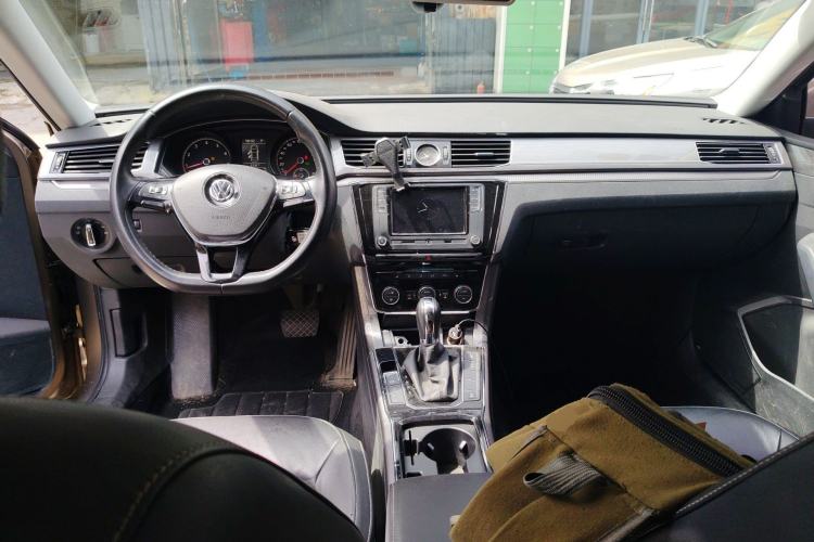 Used Volkswagen Passat 2016 280TSI DSG Prestige Edition Center Console
