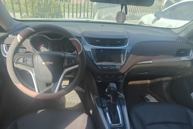 Used Chevrolet Malibu 2018 530T Automatic Luxury Edition Center Console